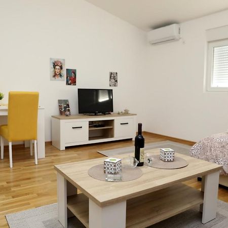 Appartamento Apartman Frida Nikšić Esterno foto