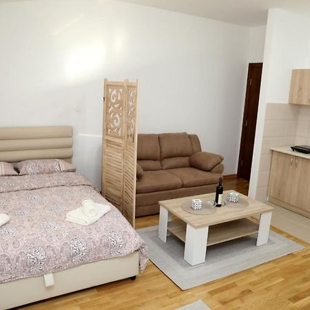 Appartamento Apartman Frida Nikšić Esterno foto